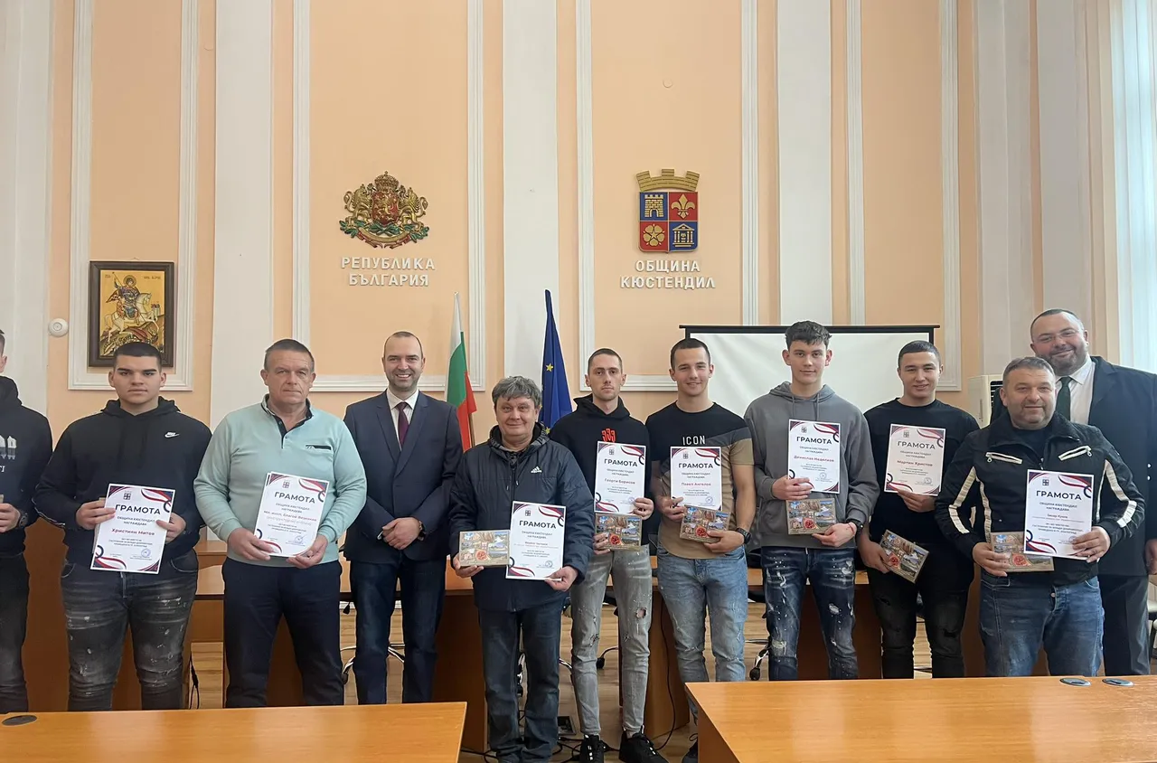 Кметът на Кюстендил награди изявени млади доброволци