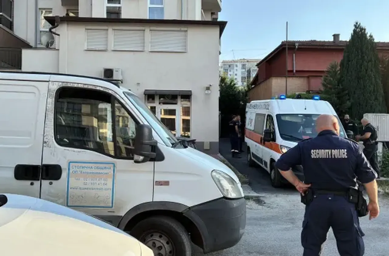 Двама души са жестоко нахапани от куче в апартамент в "Люлин"