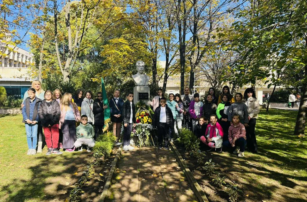 В чест на Яворов - Благоевград събра поезия, признателност и памет