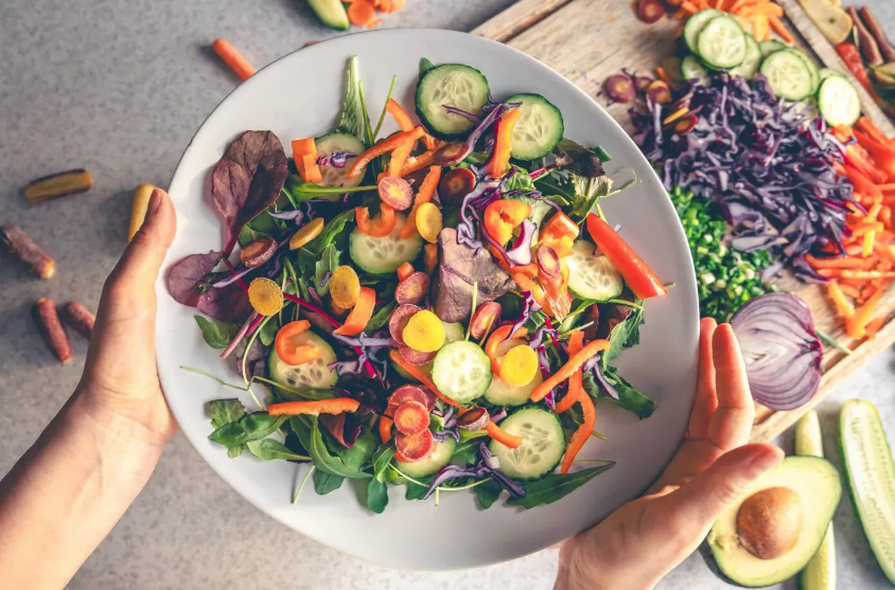 Може ли еднотипната храна да подпомогне отслабването