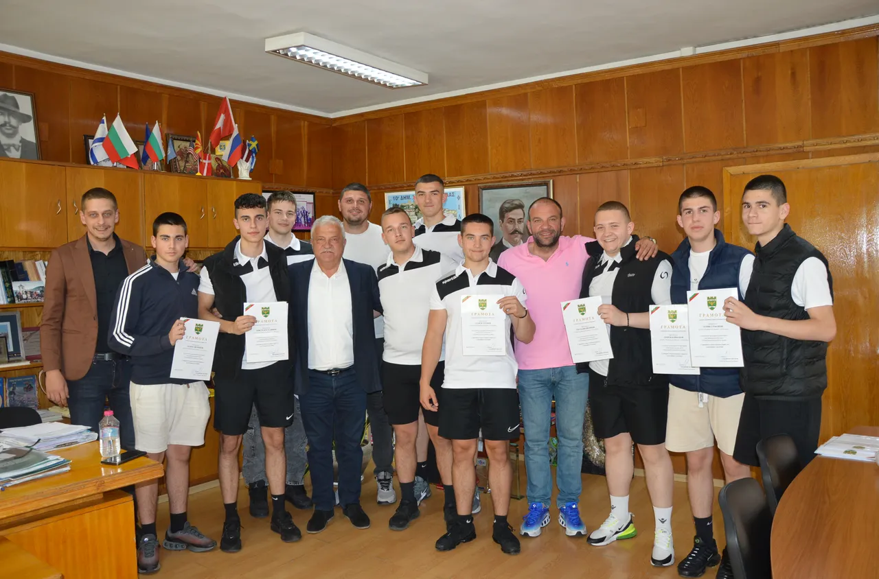 Кметът Москов награди хандбалистите на Гоце Делчев