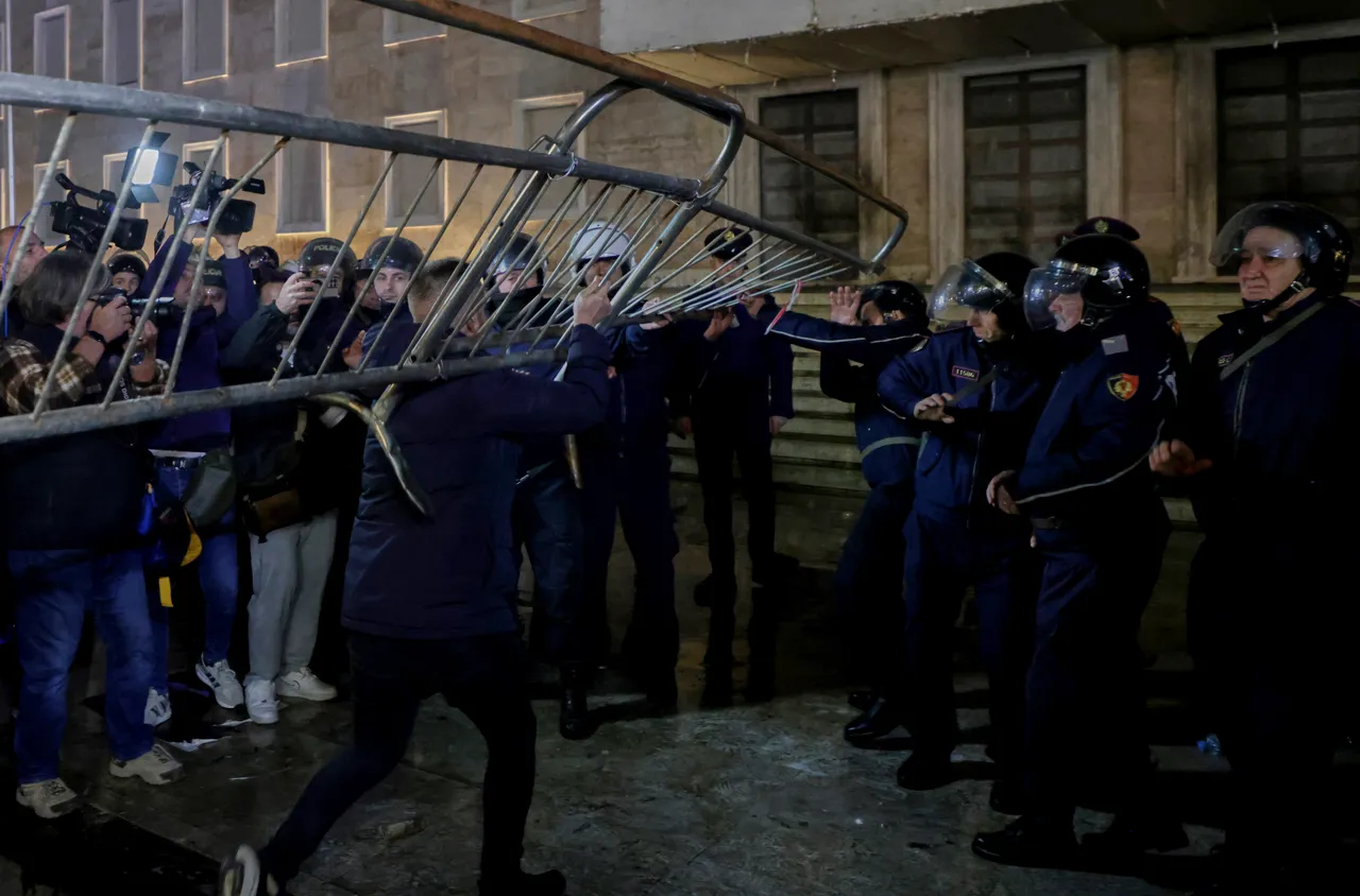 Мащабен антиправителствен протест срещу корупцията в Албания