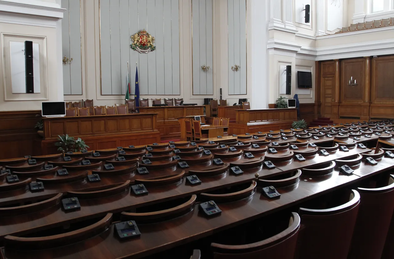 Парламентът обсъжда промени в състава на постоянните комисии
