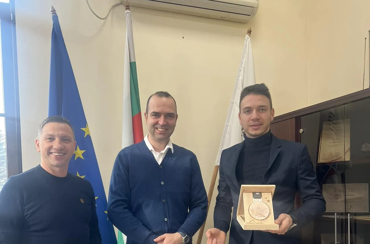Кметът на Кюстендил посрещна в кабинета си олимпийския медалист Николай Христов
