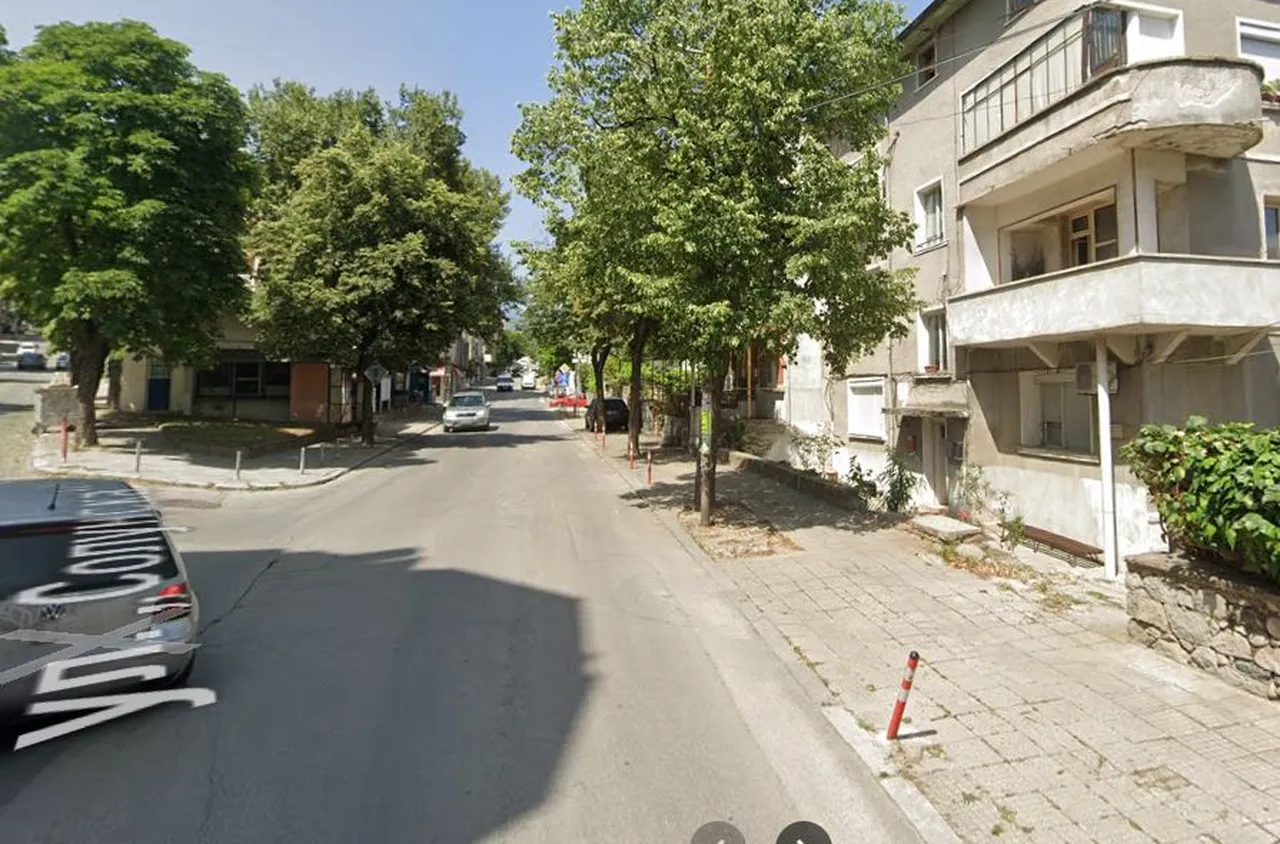 Затварят движението по ул. "Кирил и Методий" в Сандански