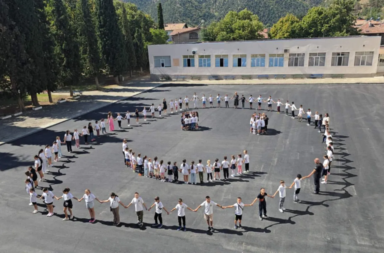 Бъди смел, бъди добър: Ученици от Кресна се включиха в инициативата