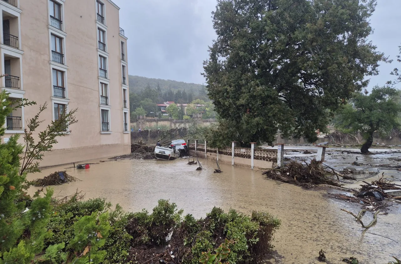 Три са жертвите на наводнението в Елените, двама са спасители