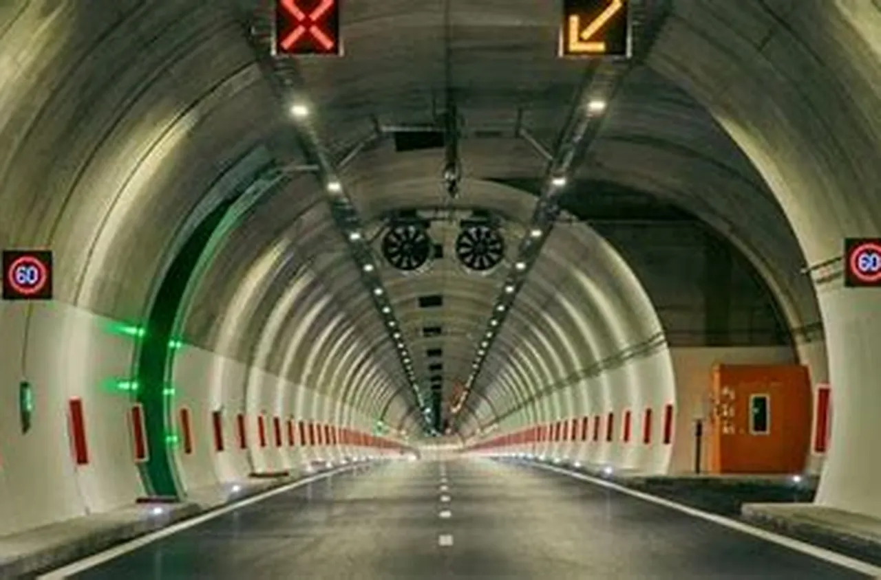 Частично ограничават движението през тунел "Железница" на АМ "Струма"