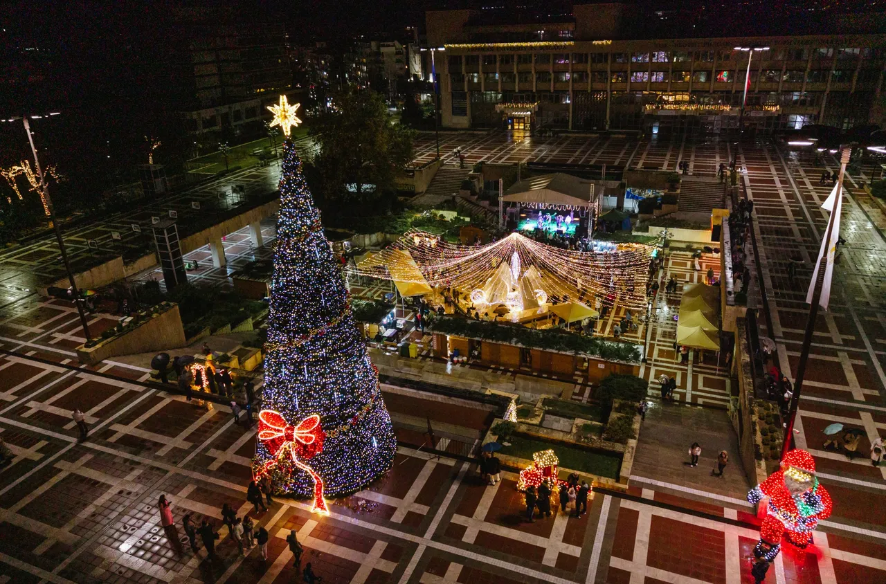 Коледният дух завладя Благоевград/снимки/