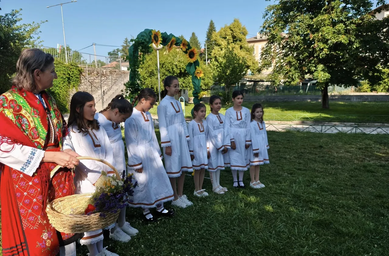 Читалището в с. Баня отбеляза Еньовден