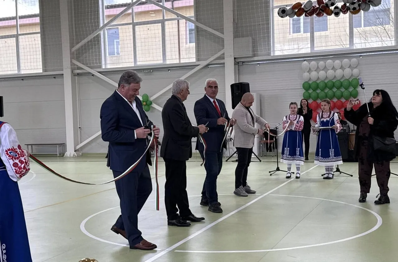 ОУ "Св. св. Кирил и Методий" в Яхиново откри нов физкултурен салон