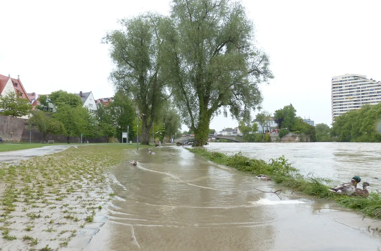 Сняг, дъжд и наводнения на Балканите
