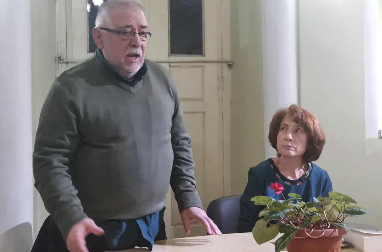 Кирил Пецев представи книгата си "Плачена земя" в Гоце Делчев