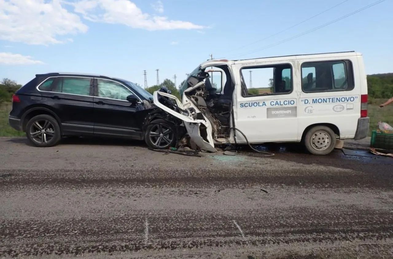Тежка катастрофа в Разградско: Джип се заби челно в микробус, има загинал