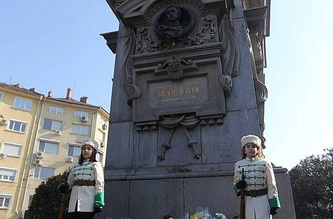 Преди 130 години княз Фердинанд открива паметника на Левски в София