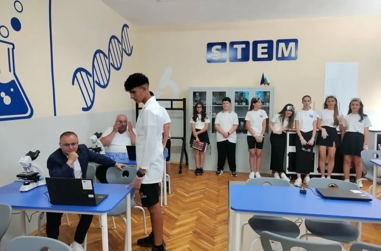 ОУ "Св. Св. Кирил и Методий" в с. Дамяница с нов модерен STEM кабинет
