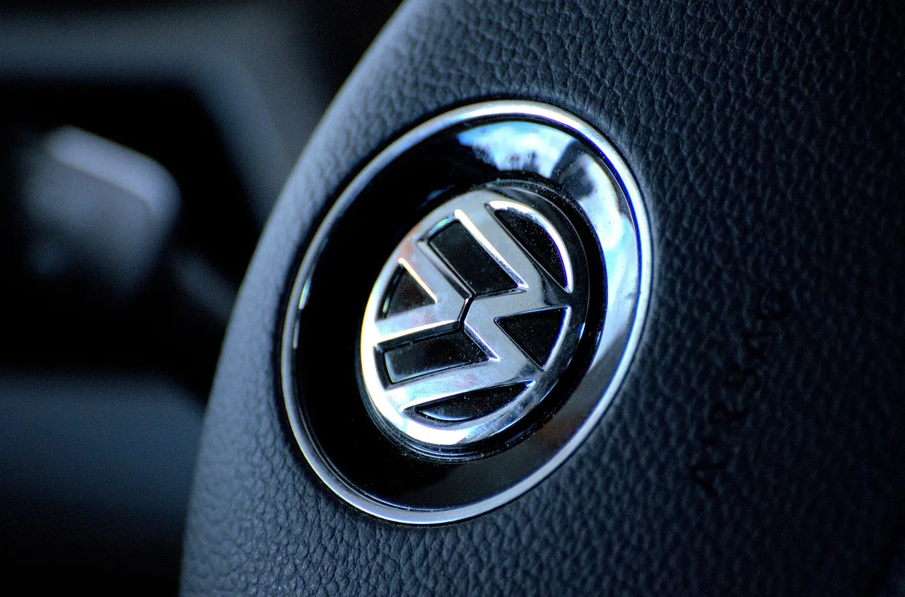 Ще се случи ли немислимото - Volkswagen да напусне Германия ?