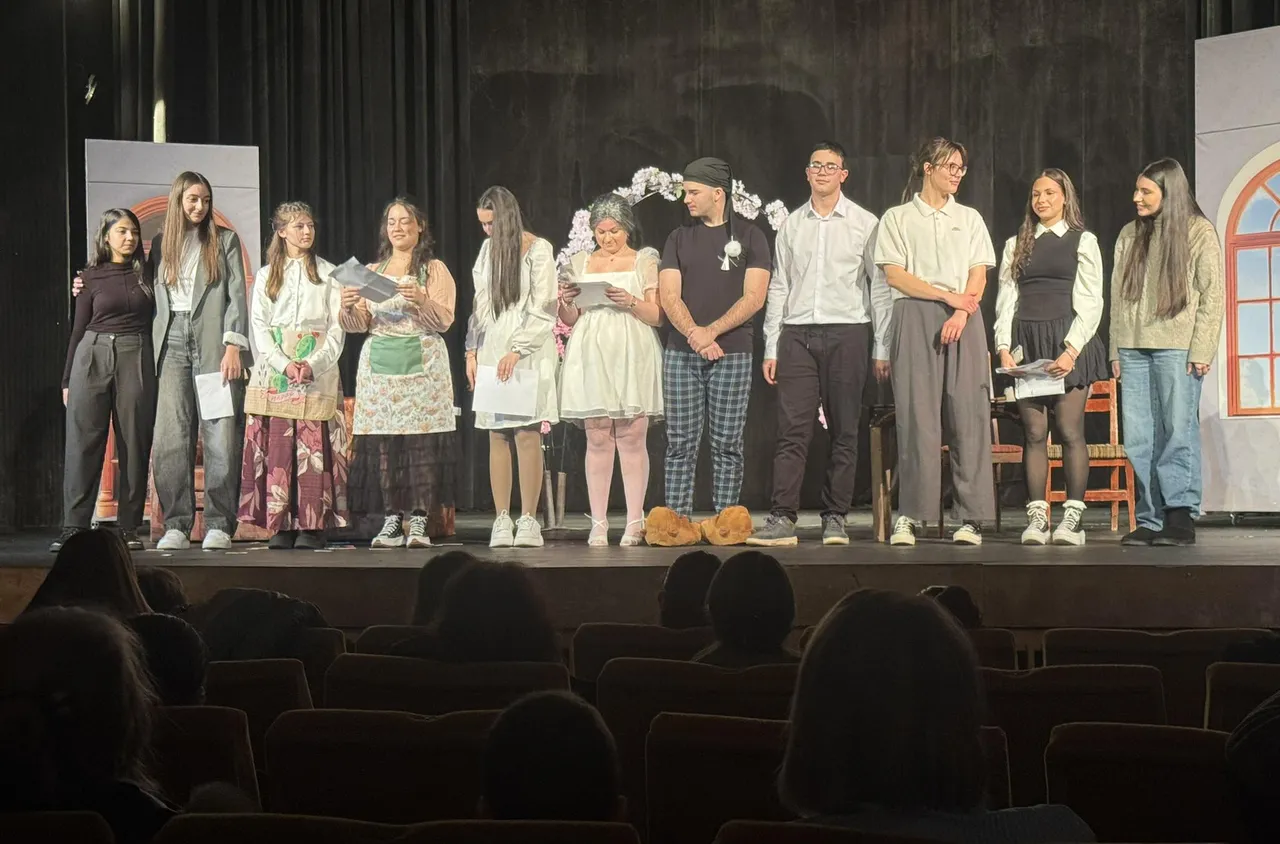 Ученици от Дупница ще участват на национален театрален фестивал