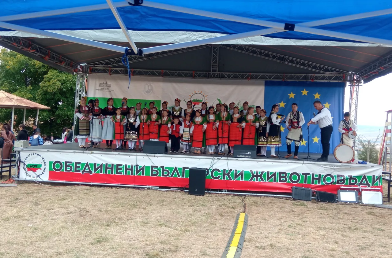 Фермерско изложение в Сапарева баня събра стопани, общественици и гости