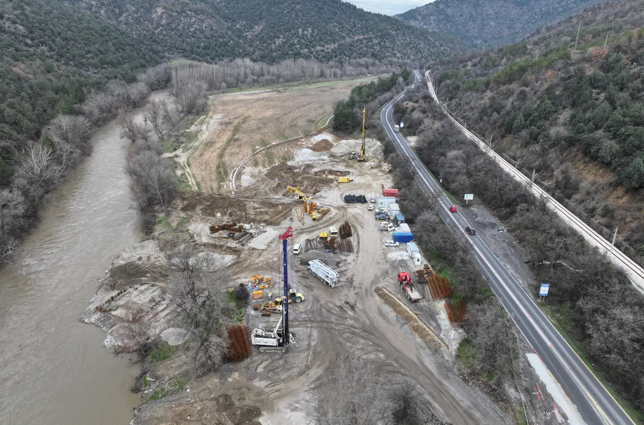 Обходният път на Кресна ще разполага с три големи моста и два тунела