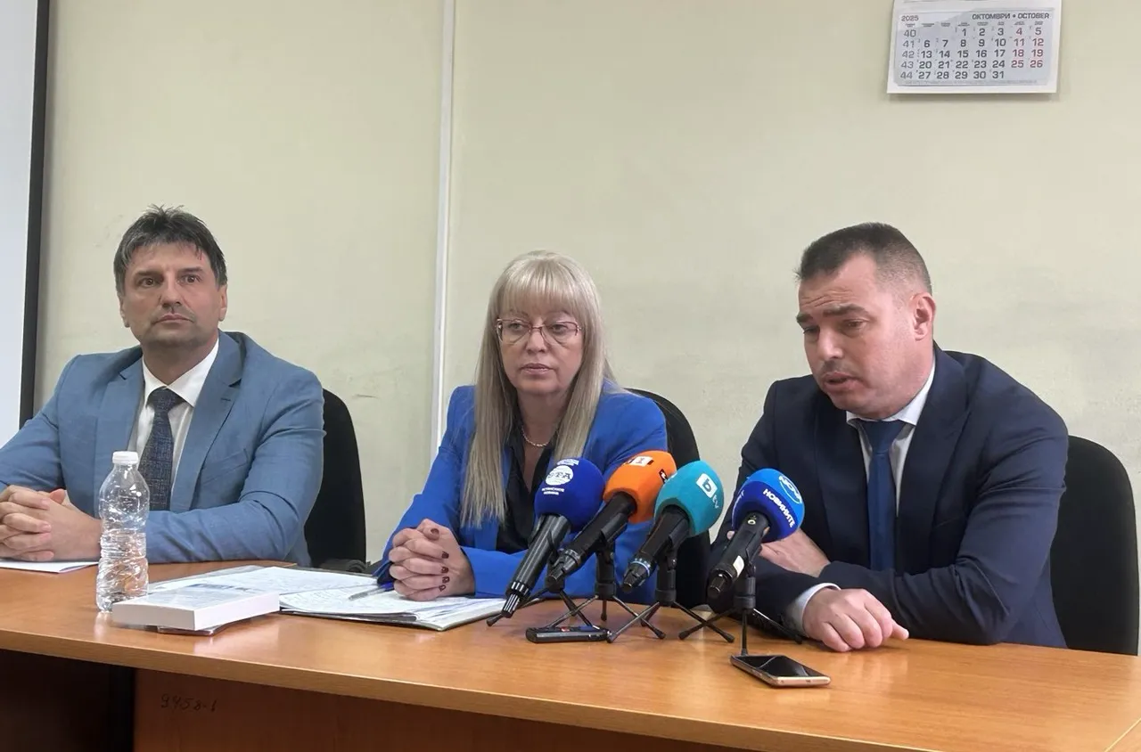 Разбиха организирана престъпна група за трафик на мигранти