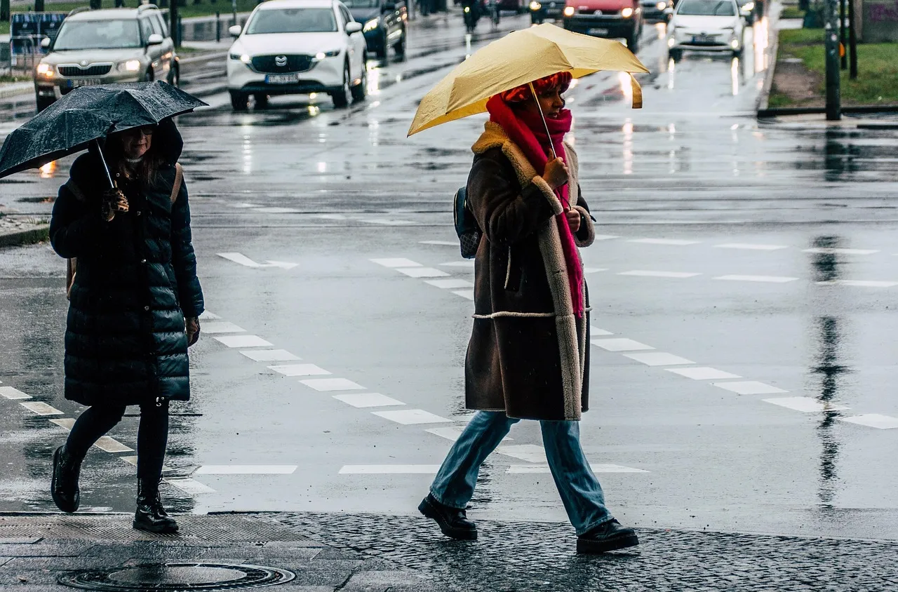 Жълт код за валежи за Благоевград, Кюстендил и Перник