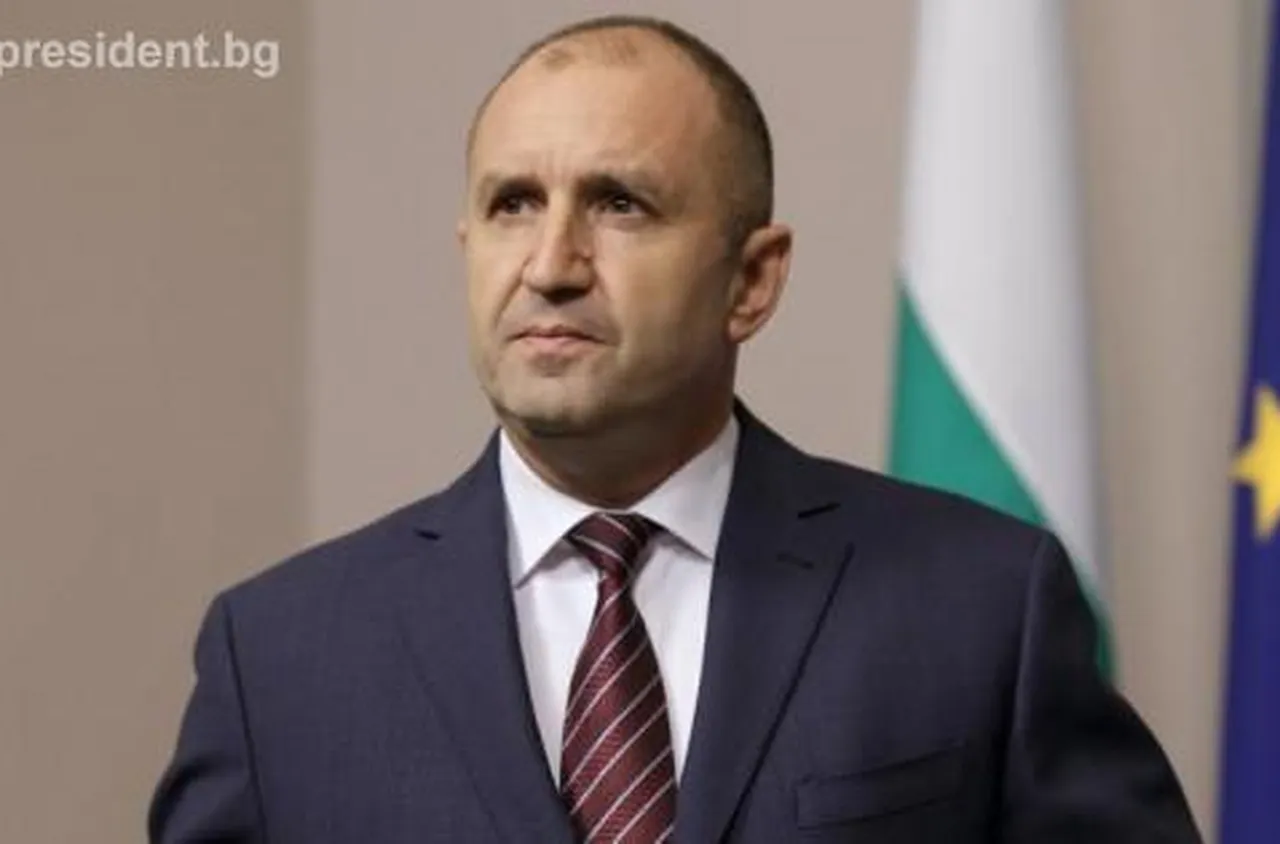 Президентът Румен Радев връчва първия проучвателен мандат
