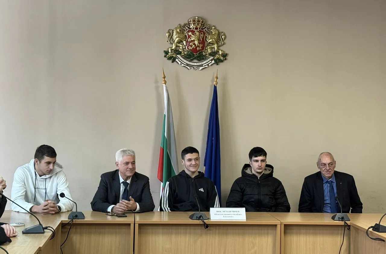 Ученици от Кюстендил гостуваха на областния управител