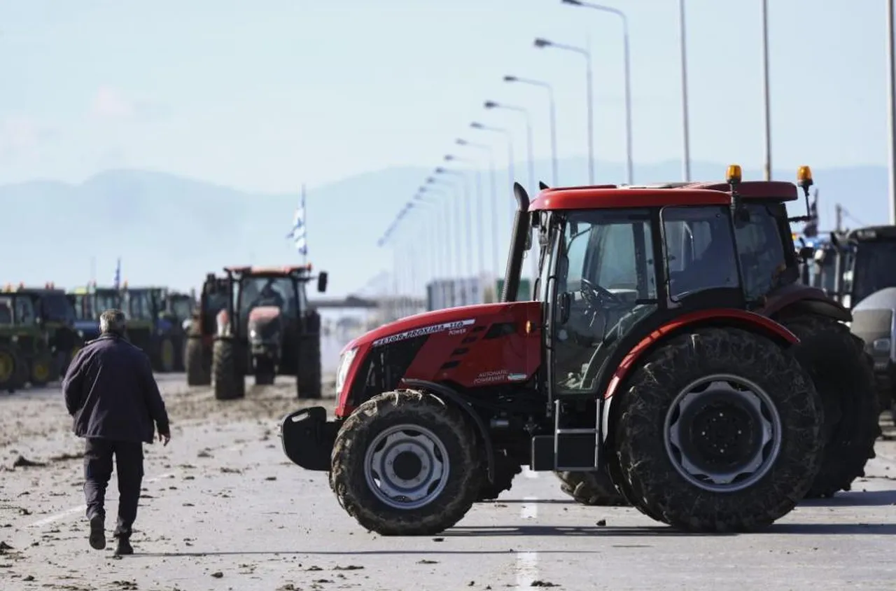 Гръцките фермери се изтеглят от блокадите по границите с България