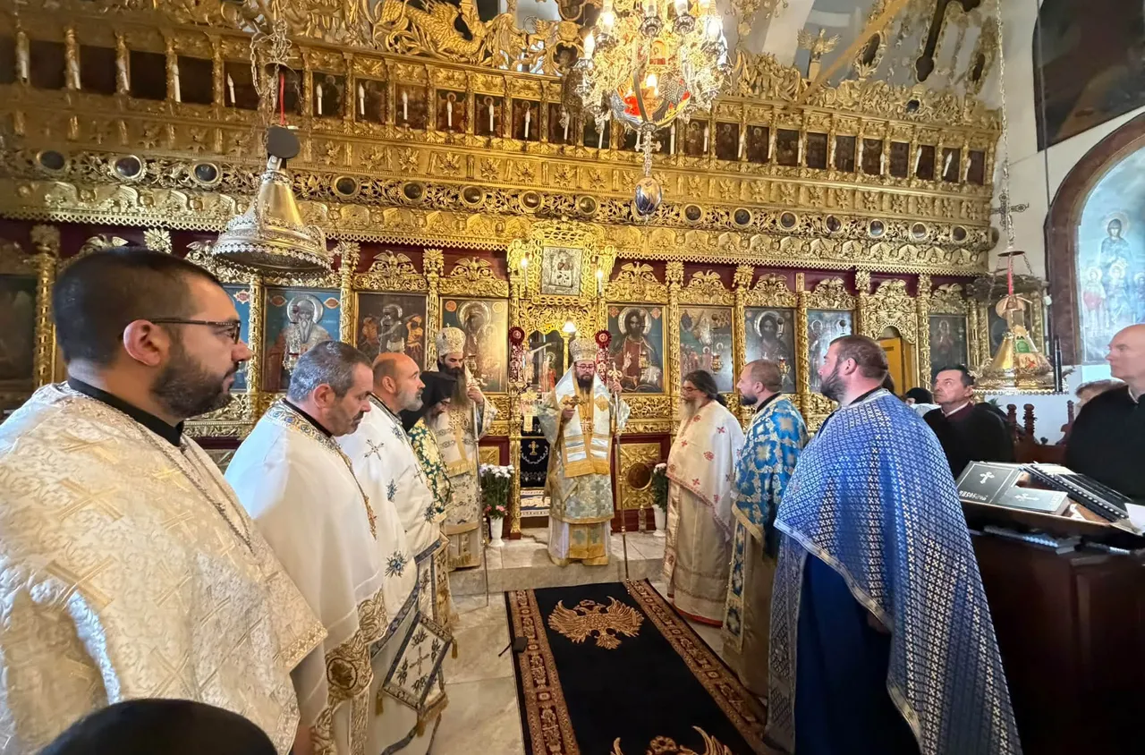 Самоков отбеляза храмовия празник Покров Богородичен