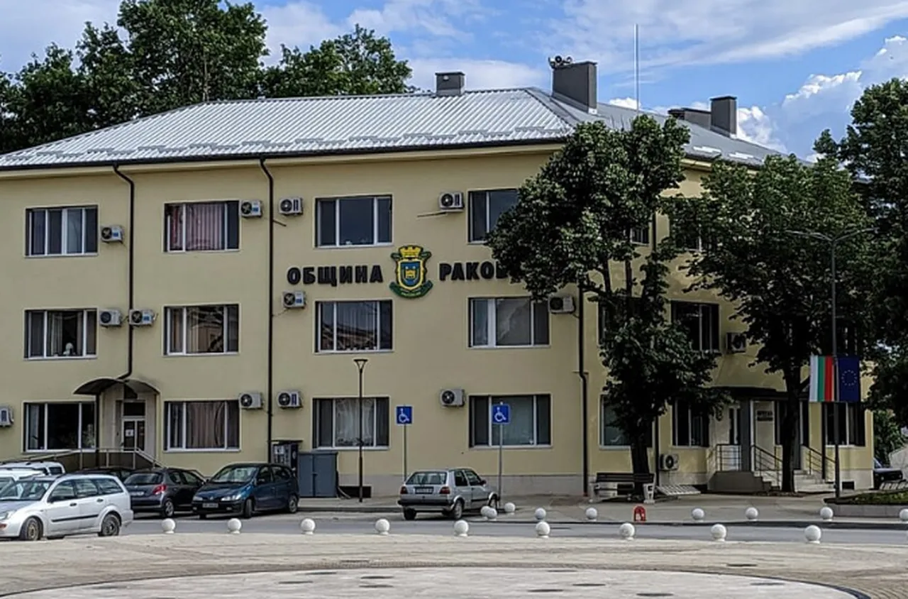 До края на септември община Раковски ще облагороди площад в кв. „Генерал Николаево“