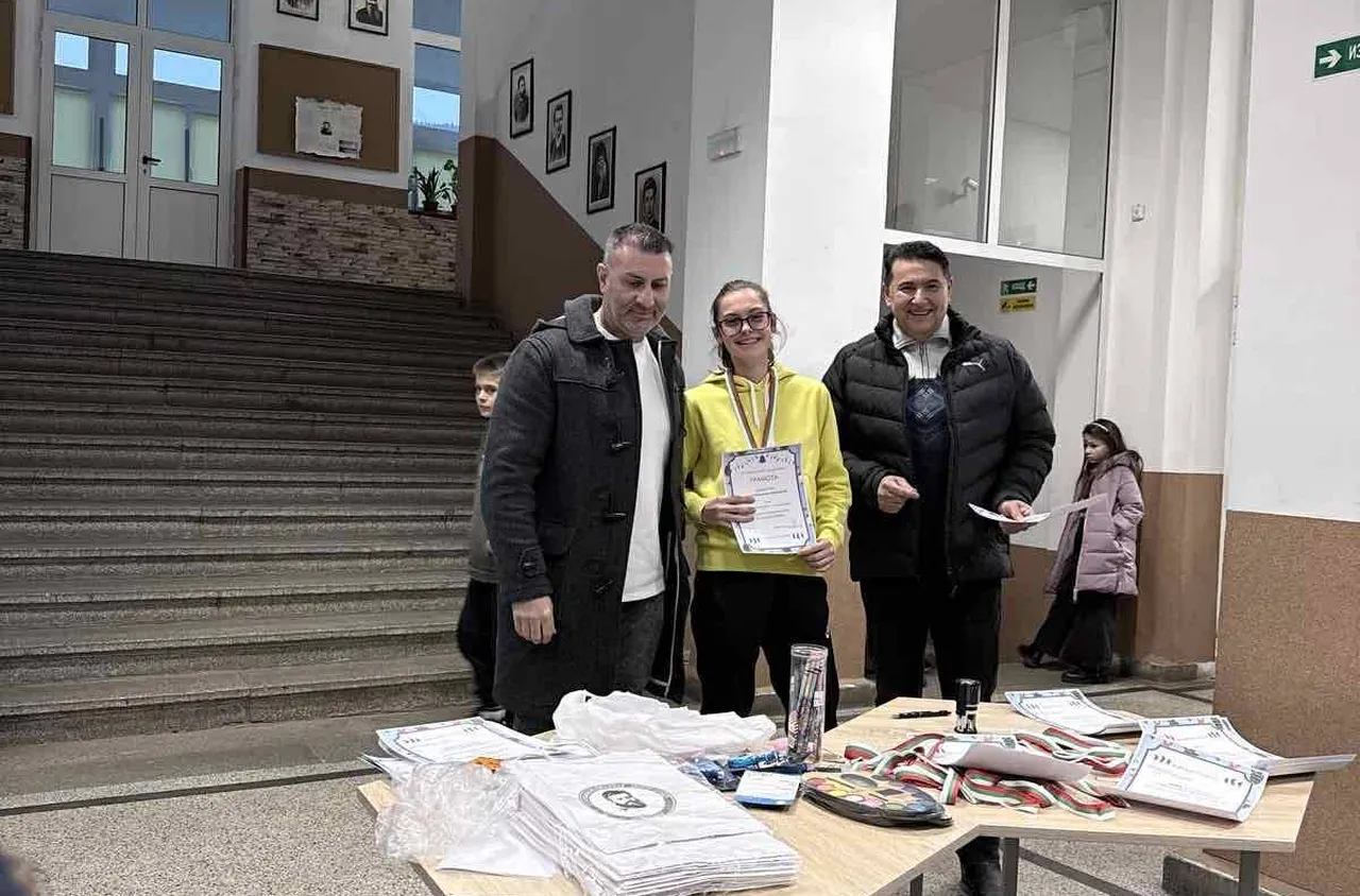 Ученици от Сапарева баня с отличия по математика