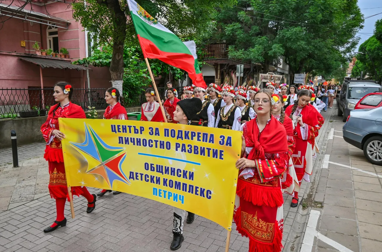 Петрич с богата тържествена програма за предстоящите празници