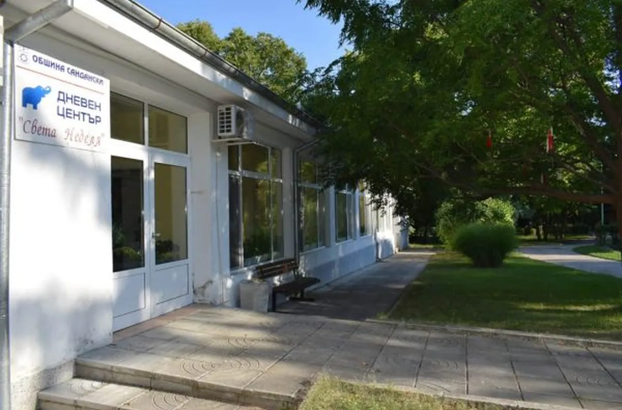 Фотоволтаични централи и електромобил за социалните услуги в община Сандански