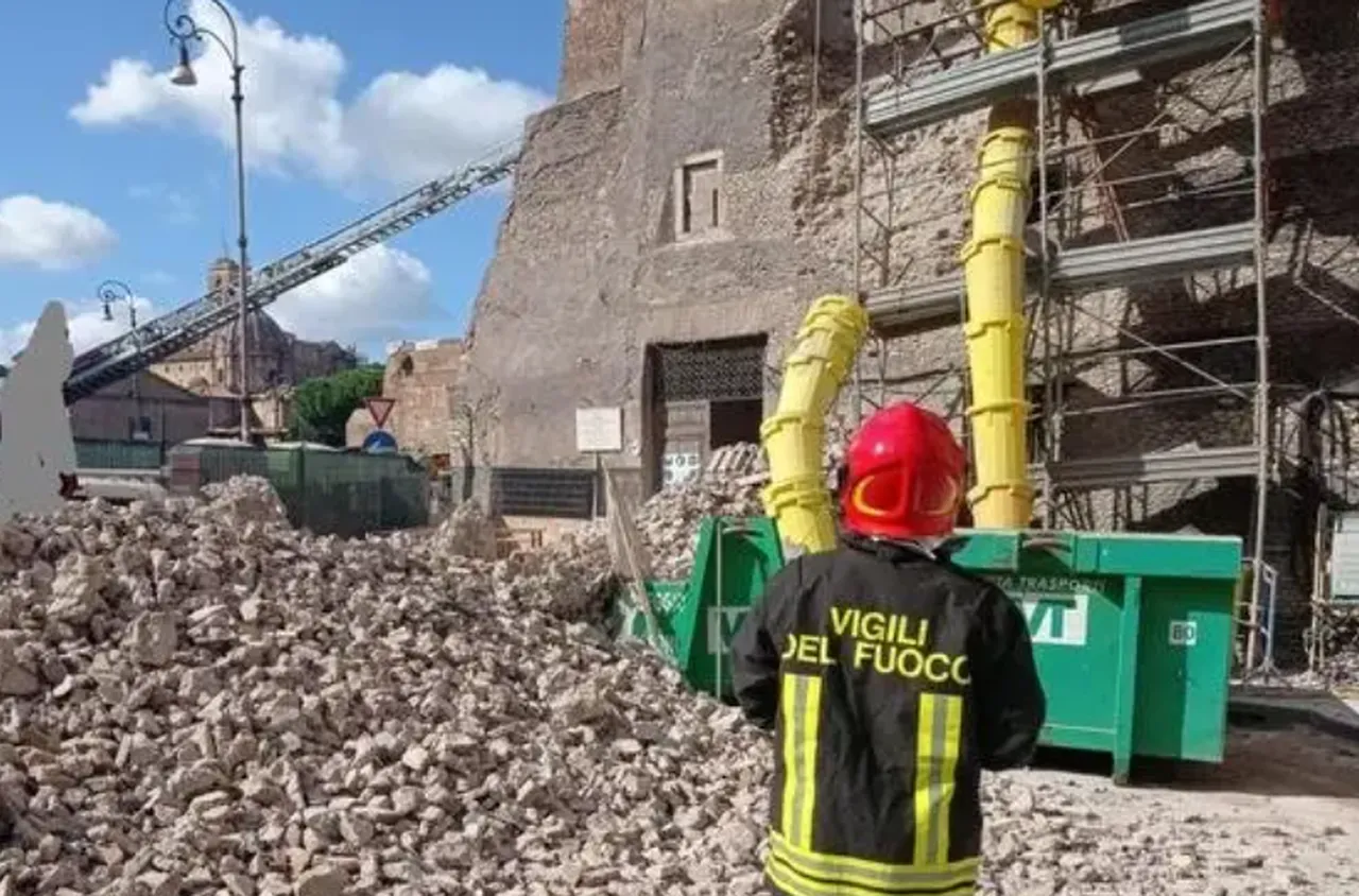 Трима ранени след срутване на историческа кула в Рим