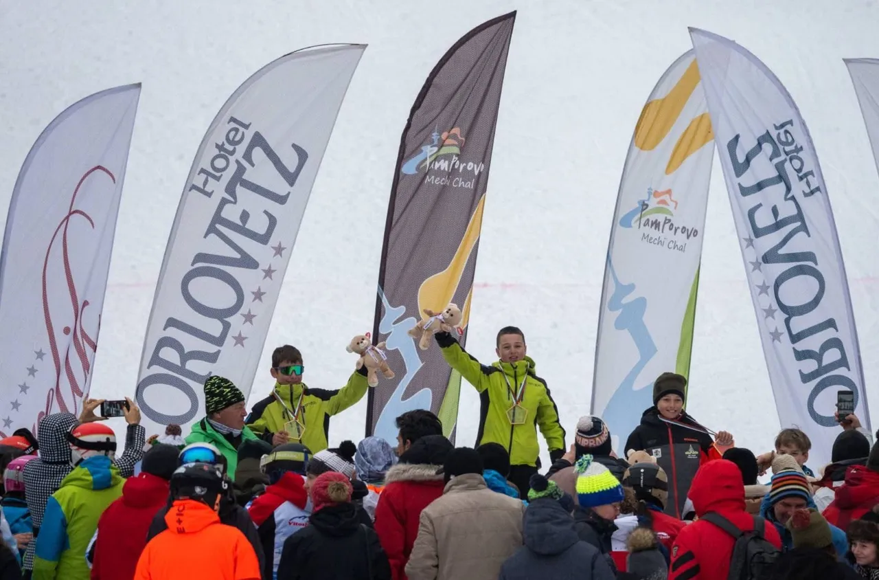 Млади скиори от Разлог с отлични резултати на "Купа Чепеларе“ в Пампорово