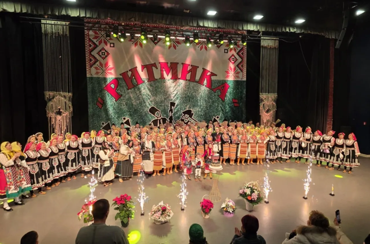 Над 130 танцьори осветиха сцената в Благоевград с магията на българския фолклор