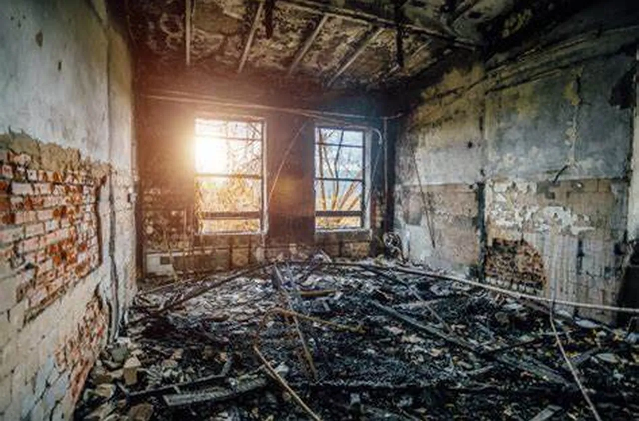Скитник запали склад в Разград, покривната конструкция на сградата е унищожена