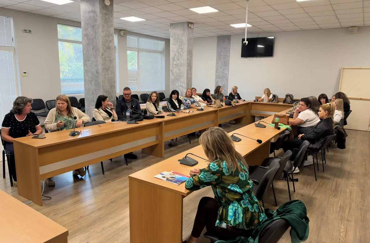 Обучиха медицински сестри и педагогически съветници в Сандански