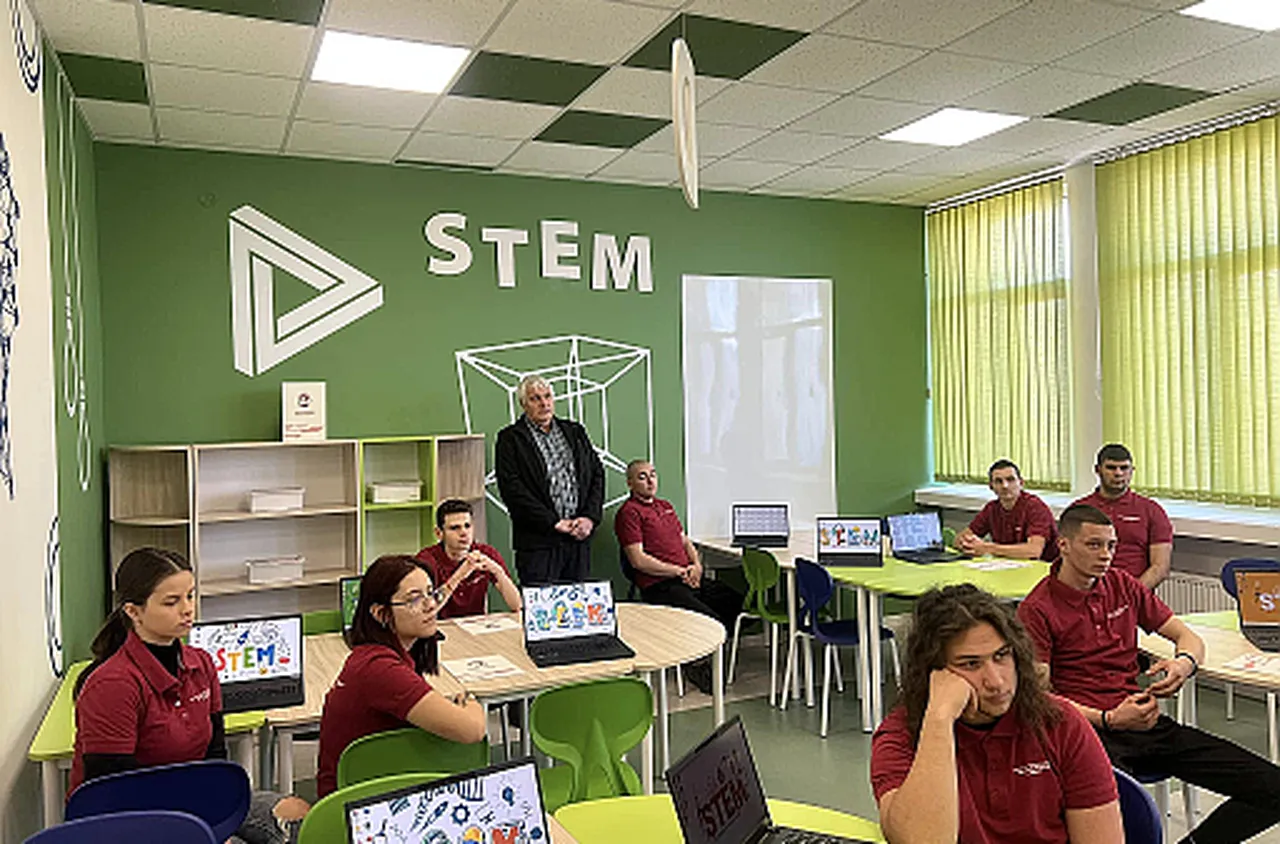 Иновативен STEM център отвори врати в ПТГ ,,Никола Й. Вапцаров“ - Самоков