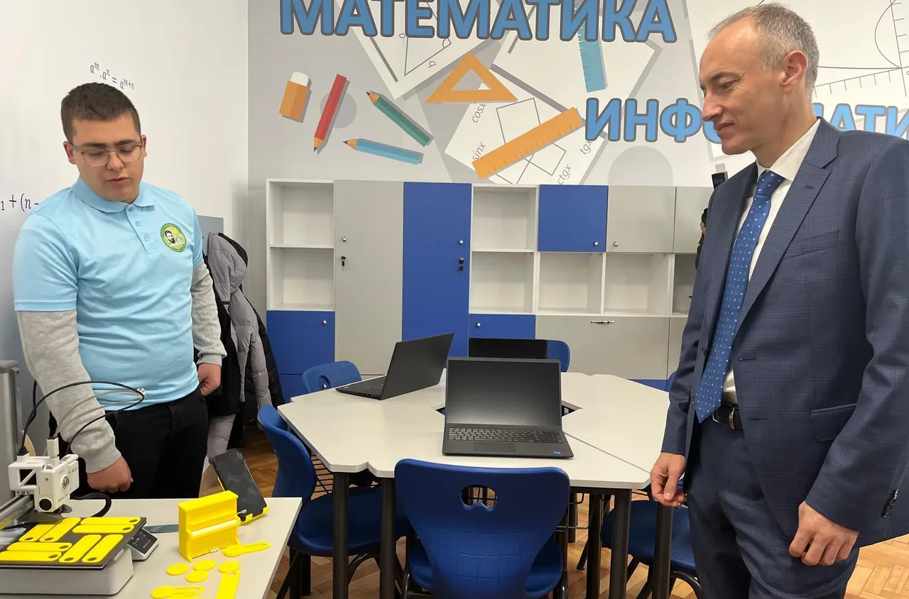 Нов учебен корпус и модерен STEM център откриха в СУ- Рибново