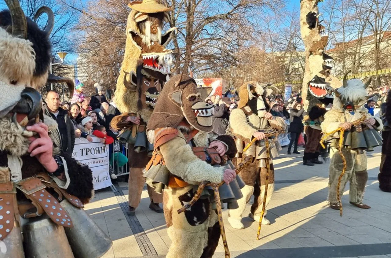 В Перник започва 32-рият фестивал на маскарадните игри "Сурва"
