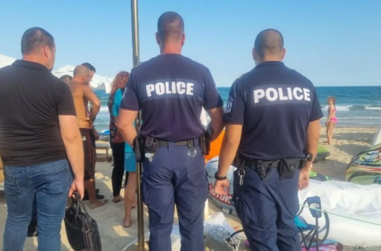 Водолази търсят колана, заради който загина детето в Несебър