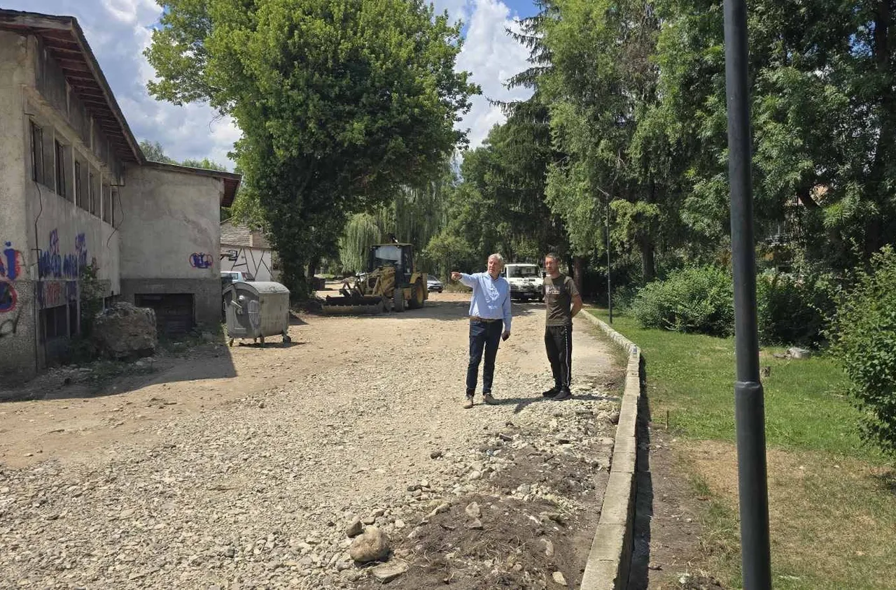 Асфалтират ул. "Цар Самуил" в Разлог
