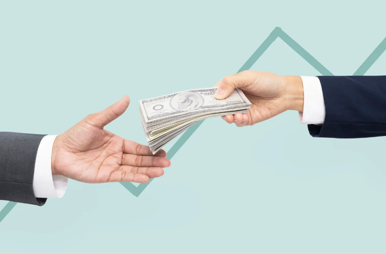 Край на тайната около заплатите