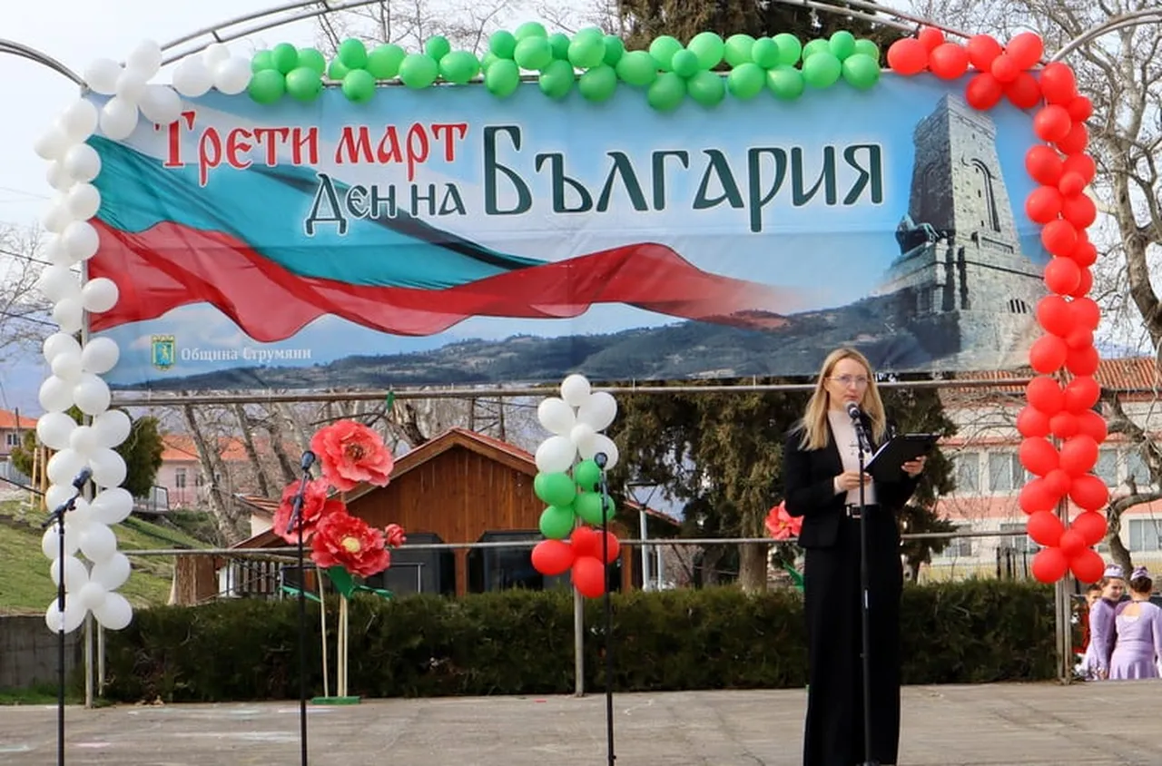 С факелно шествие и церемония в Микрево отбелязаха 3 март