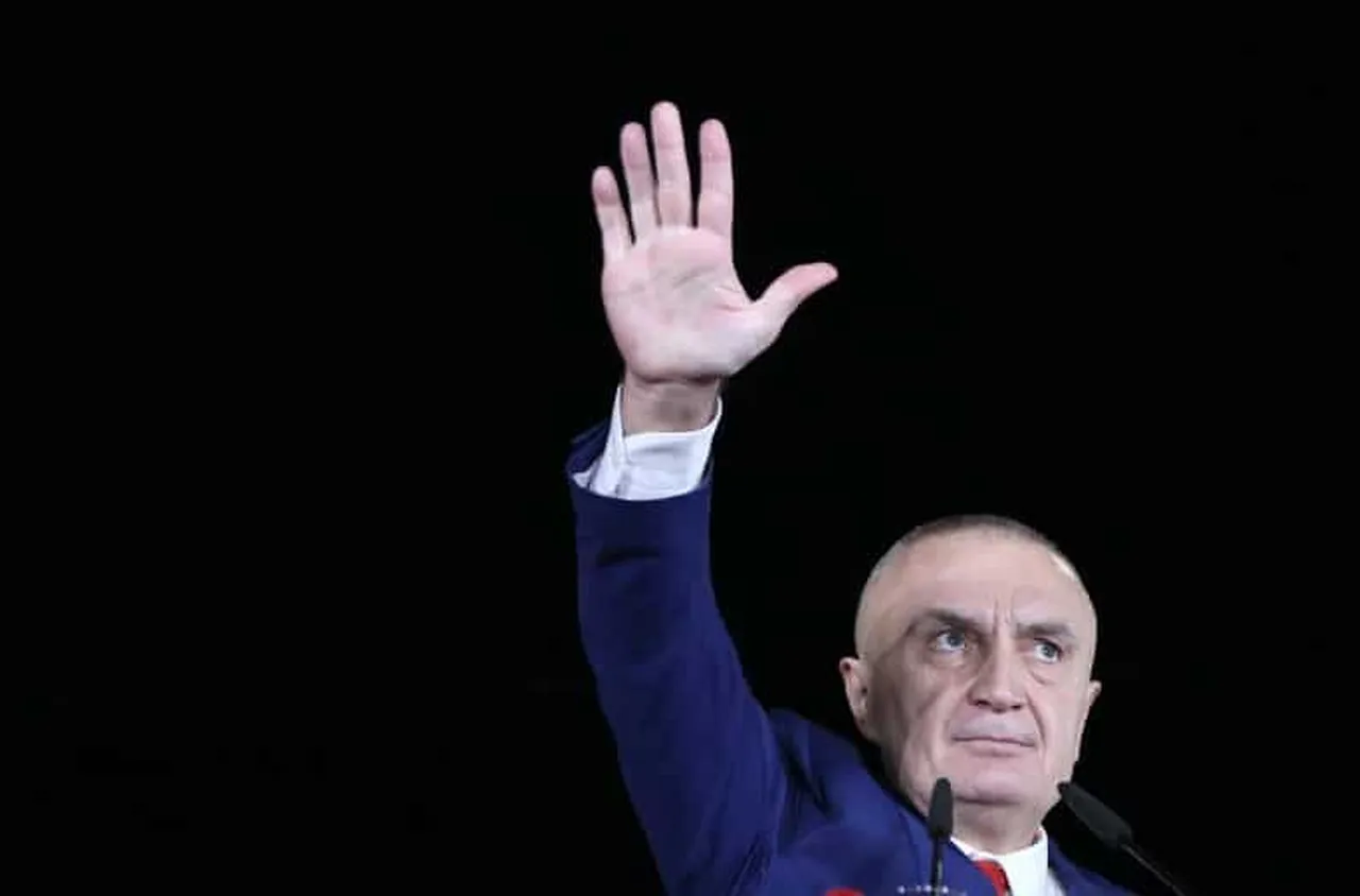 Арестуваха бившия президент на Албания