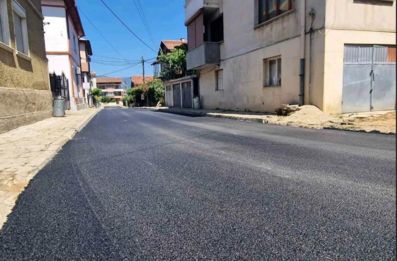 Подменени водопроводи и нова настилка на няколко улици в Петрич