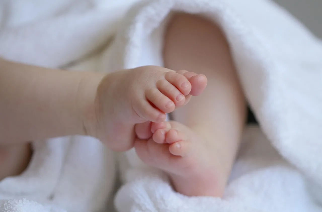 Кметът на Елешница Влади Фръндев стана баща за първи път