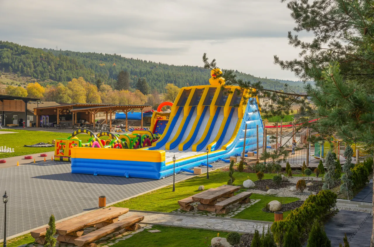 Therme Fun & Sport Park – Като в "Алиса в страната на чудесата", но в планината 